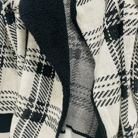 Andrienne Vittadini Black & White Jacket/Cape - Picture 3 of 7